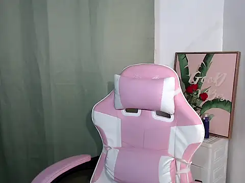 Snapshot of urfantacyjamaica chatting on October 10, 2025, 10:10 pm urfantacyjamaica online show from October 10, 2025, 10:10 pm