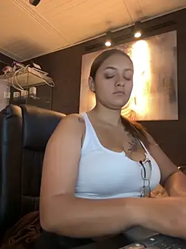 Emiily W online show from November 11, 2025, 2:12 pm