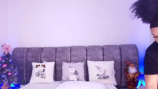 naia blessed online show from December 15, 2025, 7:09 pm