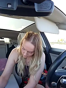 Snapshot of Bondgirl_013 chatting on November 6, 2025, 9:46 am Bondgirl 013 online show from November 6, 2025, 9:46 am