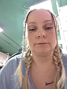 Bondgirl 013 online show from April 5, 2026, 5:19 pm