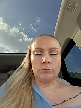 Snapshot of Bondgirl_013 chatting on October 8, 2025, 12:07 pm Bondgirl 013 online show from October 8, 2025, 12:07 pm