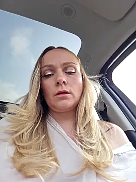 Snapshot of Bondgirl_013 chatting on November 15, 2025, 10:30 am Bondgirl 013 online show from November 15, 2025, 10:30 am