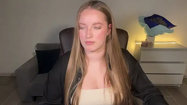 Snapshot of EvaMaddison chatting on June 28, 2026, 9:21 pm EvaMaddison online show from June 28, 2026, 9:21 pm