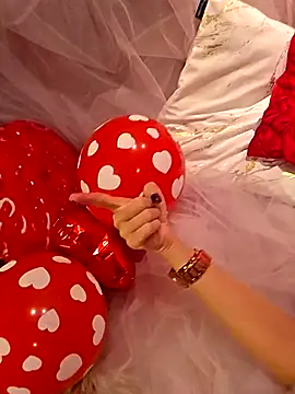 Snapshot of AureliaDoux chatting on February 11, 2026, 5:02 pm AureliaDoux online show from February 11, 2026, 5:02 pm