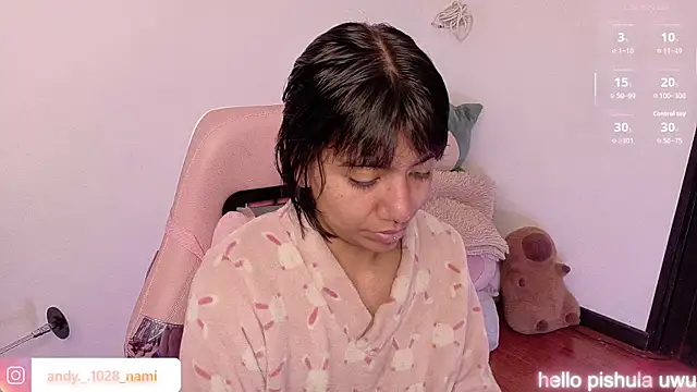 Snapshot of Nami_usagi chatting on July 5, 2026, 1:51 pm Nami usagi online show from July 5, 2026, 1:51 pm