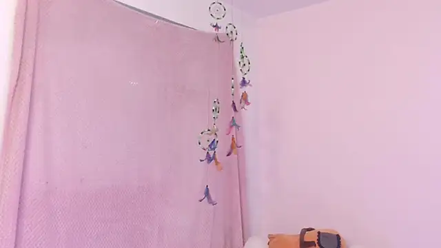 Nami usagi online show from October 18, 2025, 4:42 pm