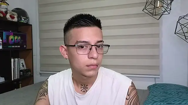 Snapshot of SIXXTOLOVE18 chatting on October 25, 2025, 10:54 pm SIXXTOLOVE18 online show from October 25, 2025, 10:54 pm