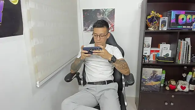 Snapshot of SIXXTOLOVE18 chatting on March 8, 2025, 1:39 am SIXXTOLOVE18 online show from March 8, 2025, 1:39 am