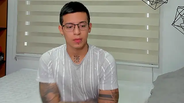 SIXXTOLOVE18 online show from February 8, 2026, 9:01 pm