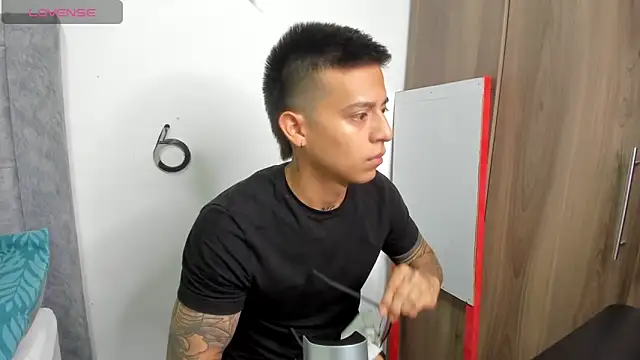 SIXXTOLOVE18 online show from February 21, 2026, 7:43 am