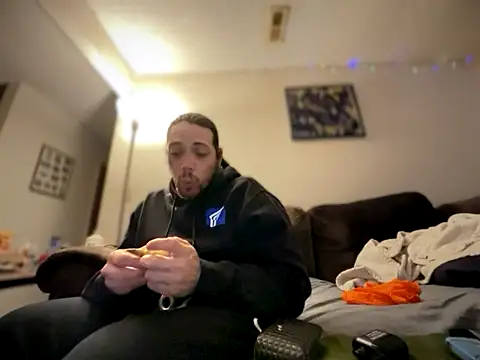 lucasgalacticman online show from November 25, 2025, 11:37 pm