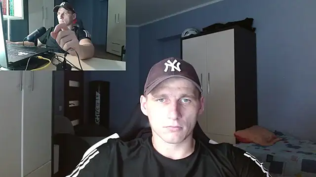 Snapshot of PoliglotJoe chatting on October 17, 2025, 10:33 pm PoliglotJoe online show from October 17, 2025, 10:33 pm
