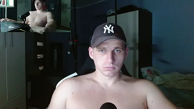Snapshot of PoliglotJoe chatting on October 13, 2025, 9:59 pm PoliglotJoe online show from October 13, 2025, 9:59 pm