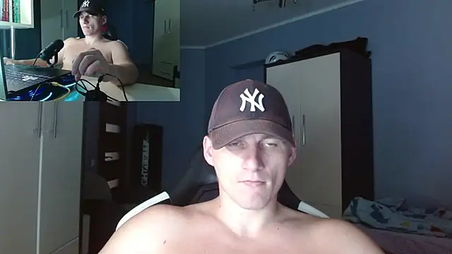 Snapshot of PoliglotJoe chatting on October 18, 2025, 10:45 pm PoliglotJoe online show from October 18, 2025, 10:45 pm