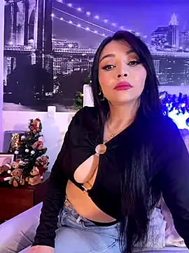 KateLatorre online show from December 4, 2024, 10:24 pm