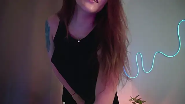 Snapshot of HannaMoom chatting on December 18, 2024, 1:26 am HannaMoom online show from December 18, 2024, 1:26 am