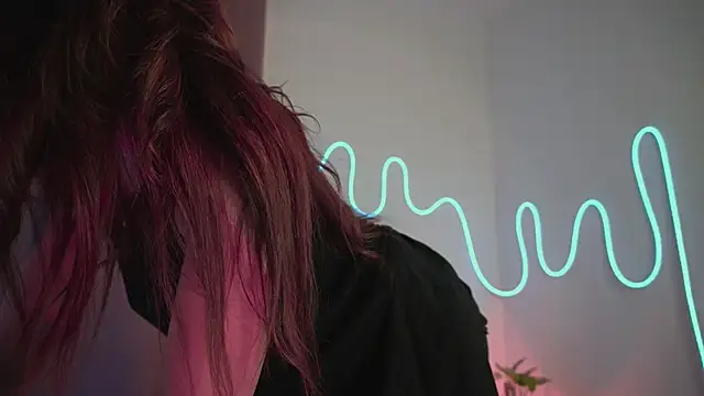 Snapshot of HannaMoom chatting on December 17, 2024, 10:22 pm HannaMoom online show from December 17, 2024, 10:22 pm