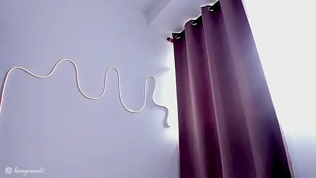 Snapshot of HannaMoom chatting on March 7, 2025, 8:55 pm HannaMoom online show from March 7, 2025, 8:55 pm