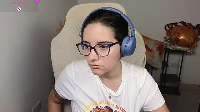 blue  moon  online show from November 30, 2025, 6:25 am