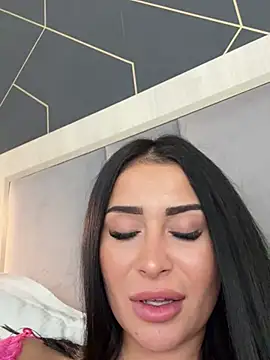 Snapshot of EmyLaveau chatting on March 22, 2025, 9:24 am EmyLaveau online show from March 22, 2025, 9:24 am