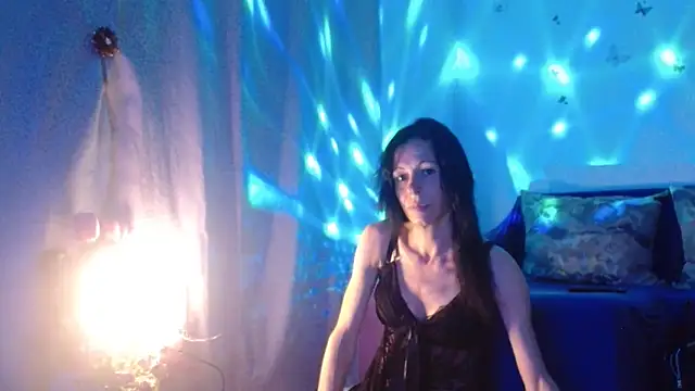 ElysaSun online show from October 12, 2025, 4:30 pm