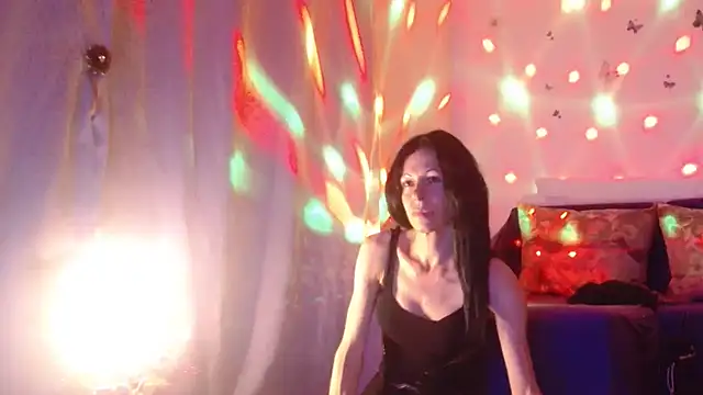 ElysaSun online show from October 8, 2025, 5:24 pm