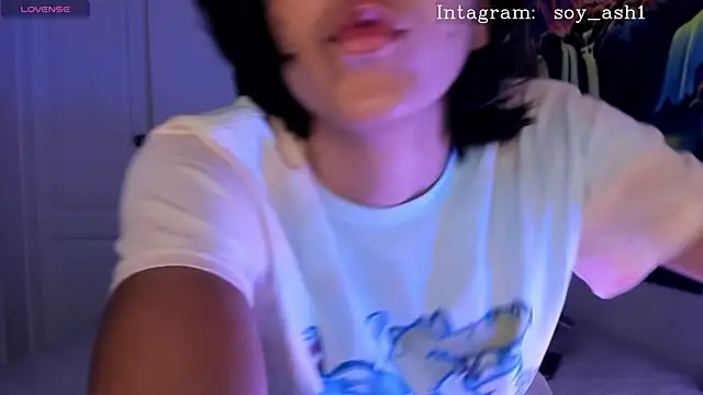 Ashlleycam  online show from January 3, 2025, 7:27 am