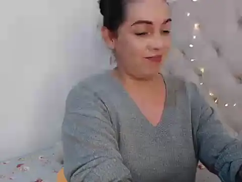 Snapshot of camii_7 chatting on February 12, 2026, 2:33 am camii 7 online show from February 12, 2026, 2:33 am