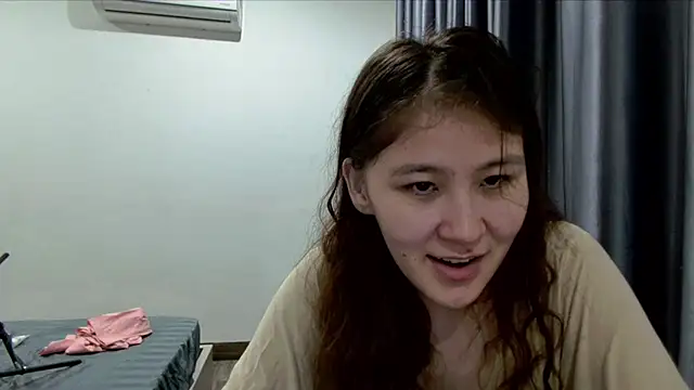 Snapshot of Riz_girl chatting on June 15, 2026, 6:18 pm Riz girl online show from June 15, 2026, 6:18 pm