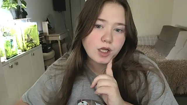 Snapshot of remirann_ chatting on December 19, 2025, 12:51 pm remirann online show from December 19, 2025, 12:51 pm