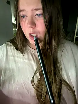 Snapshot of remirann_ chatting on November 25, 2025, 5:13 pm remirann online show from November 25, 2025, 5:13 pm