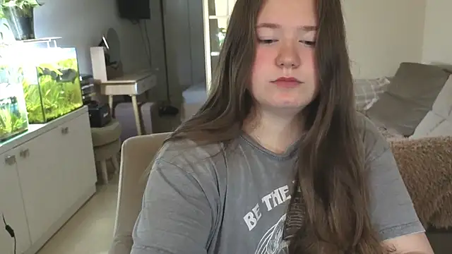 Snapshot of remirann_ chatting on November 2, 2025, 5:23 am remirann online show from November 2, 2025, 5:23 am