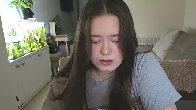 Snapshot of remirann_ chatting on December 4, 2025, 12:26 pm remirann online show from December 4, 2025, 12:26 pm