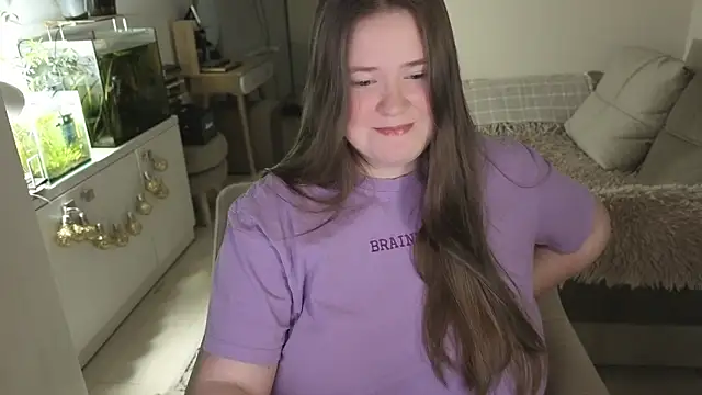 Snapshot of remirann_ chatting on February 3, 2026, 3:39 pm remirann online show from February 3, 2026, 3:39 pm