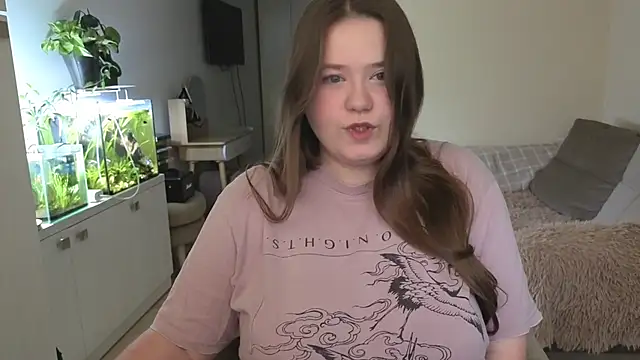 Snapshot of remirann_ chatting on November 27, 2025, 9:43 am remirann online show from November 27, 2025, 9:43 am