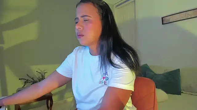 rosaaliiaa1 online show from December 16, 2025, 6:12 pm