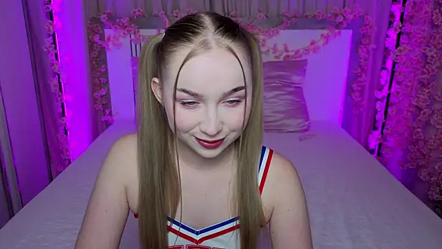 Snapshot of LilyStarlight chatting on July 13, 2026, 3:28 am LilyStarlight online show from July 13, 2026, 3:28 am