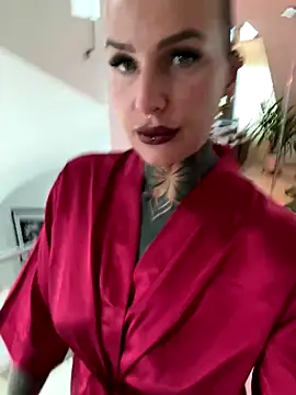 InkedBiitch online show from October 28, 2025, 12:37 pm