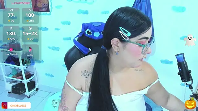 Snapshot of OnlyBluex chatting on December 17, 2025, 2:16 am OnlyBluex online show from December 17, 2025, 2:16 am