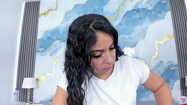 Snapshot of Kylieandjhonny chatting on November 14, 2025, 7:28 pm Kylieandjhonny online show from November 14, 2025, 7:28 pm