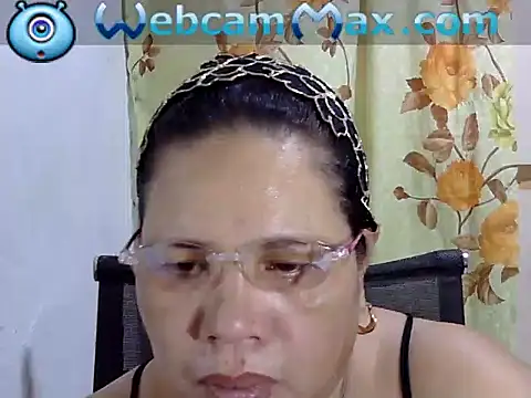 Snapshot of hotwet_mama4uxx chatting on March 2, 2026, 10:11 am hotwet mama4uxx online show from March 2, 2026, 10:11 am