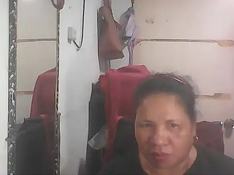 Snapshot of hotwet_mama4uxx chatting on January 6, 2026, 1:37 pm hotwet mama4uxx online show from January 6, 2026, 1:37 pm