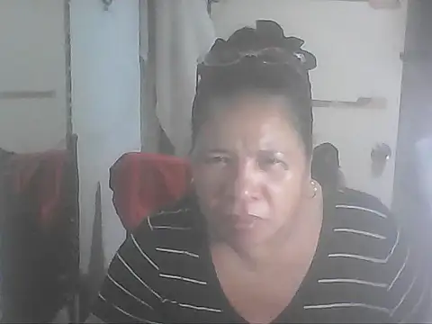 hotwet mama4uxx online show from October 12, 2025, 11:28 pm