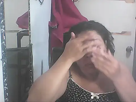 Snapshot of hotwet_mama4uxx chatting on December 17, 2025, 2:22 pm hotwet mama4uxx online show from December 17, 2025, 2:22 pm