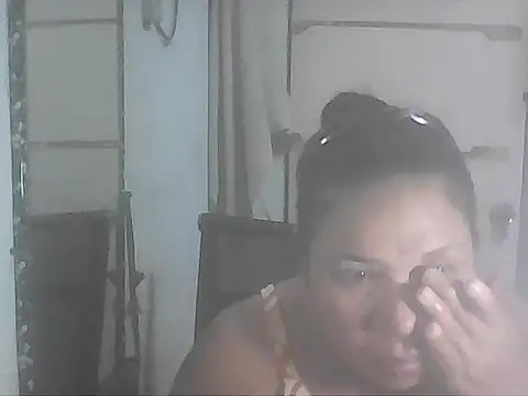 Snapshot of hotwet_mama4uxx chatting on November 12, 2025, 8:51 am hotwet mama4uxx online show from November 12, 2025, 8:51 am