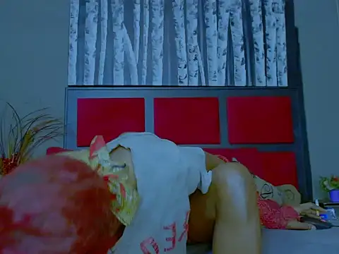 Snapshot of MissParis26 chatting on November 2, 2025, 8:58 pm MissParis26 online show from November 2, 2025, 8:58 pm