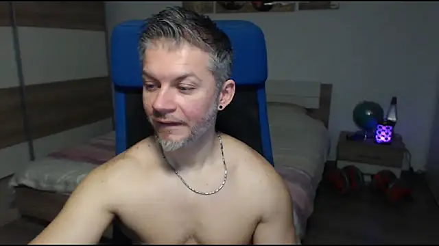 Snapshot of RobbyShawz chatting on March 5, 2025, 10:55 am RobbyShawz online show from March 5, 2025, 10:55 am