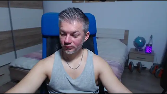 RobbyShawz online show from November 14, 2025, 7:45 am