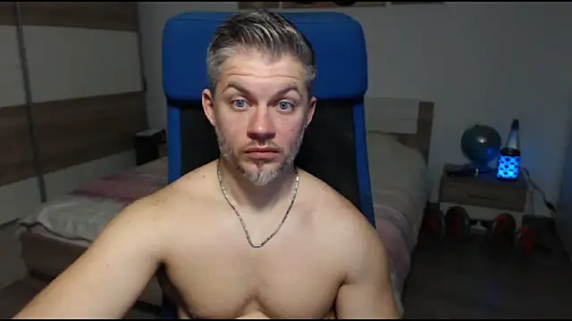 Snapshot of RobbyShawz chatting on February 24, 2025, 10:48 am RobbyShawz online show from February 24, 2025, 10:48 am